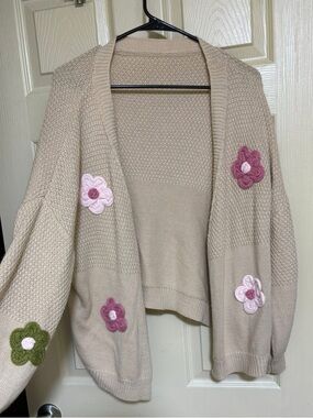 Beige Floral Appliqué Open-Front Women's Cardigan Sweater